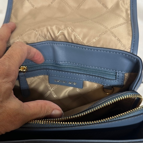Michael Michael Kors

NEW HARRISON MEDIUM SAFFIANO LEATHER BACKPACK MSRP 358 main image 4